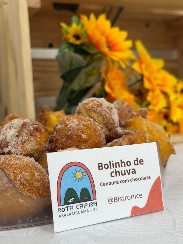 Bolinho de chuva, cenoura com chocolate · @Bistronice